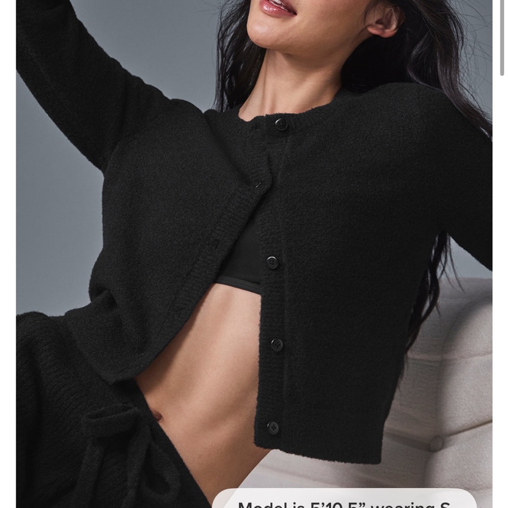 ALO Yoga Snuggle Up Sweater Cropped Black Women's Cardigan